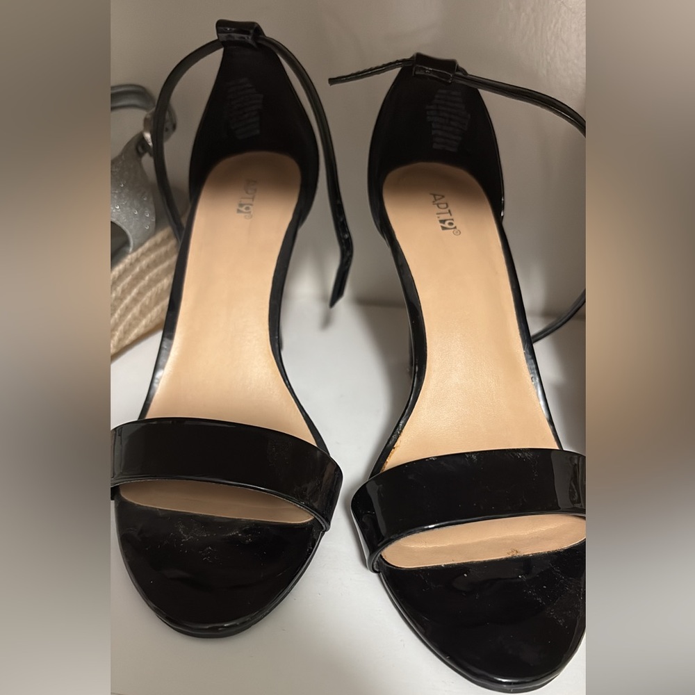 Black Women's Sandalssize 8